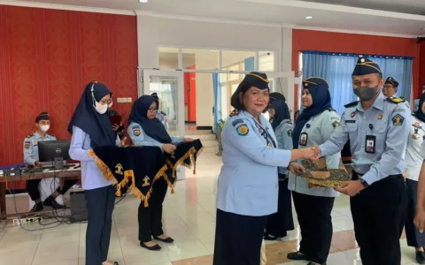 Kepala Bapas Kelas II Bogor Berikan Pesan Khusus Saat Upacara Kenaikan Pangkat