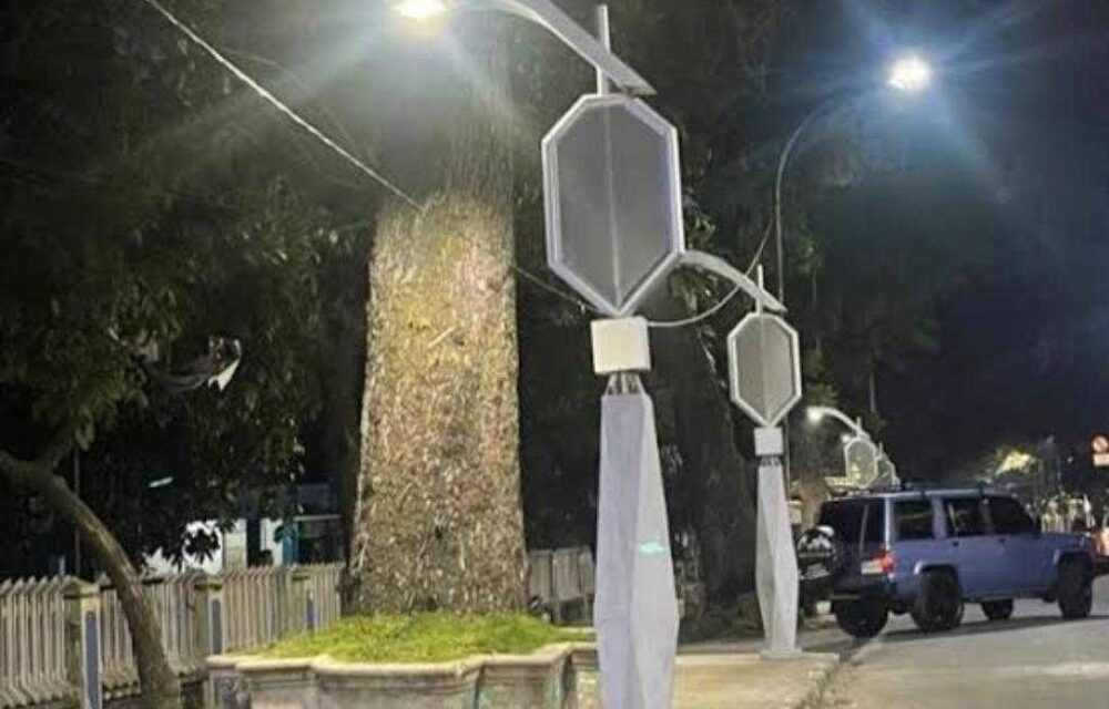 Kacau, Lampu Jalan 'Pocong' Di Medan Jadi Proyek Gagal