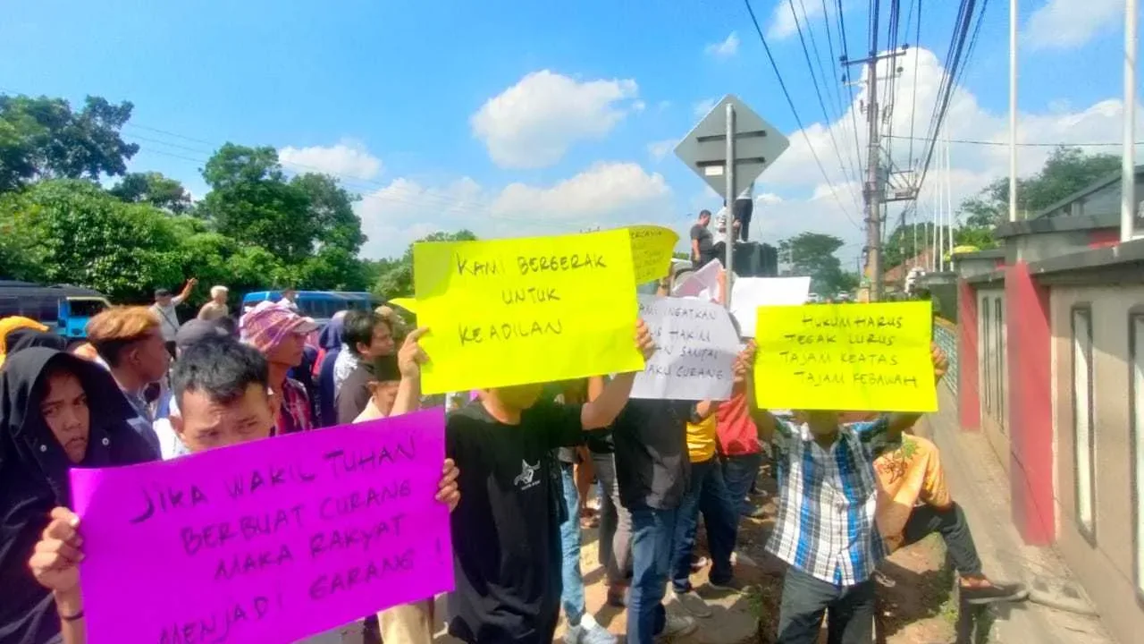 Ribuan Massa FAMTU Kembali Geruduk Pengadilan Tinggi Banten Tuntut Mafia Tanah Dihukum Berat