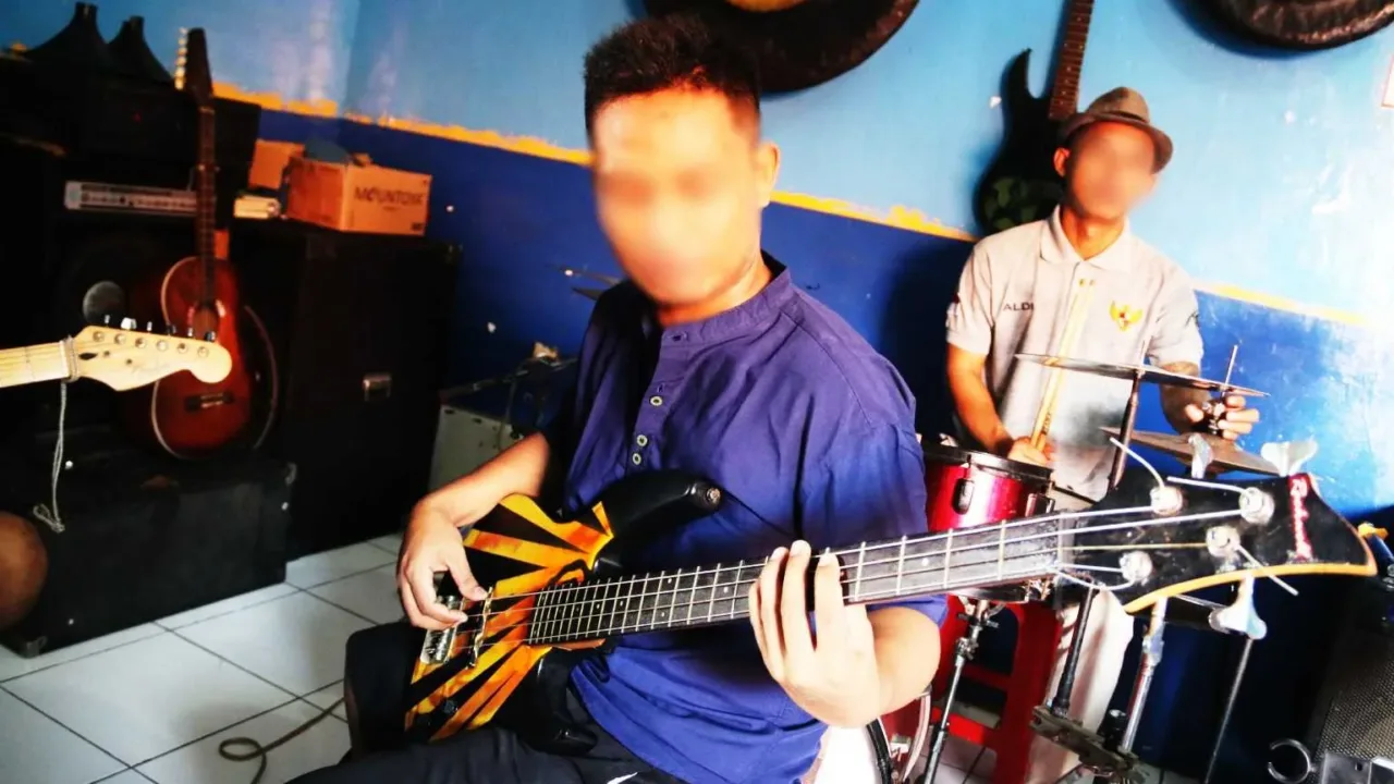 Lapas Cirebon Kembangkan Bakat WBP Dengan Latihan Band