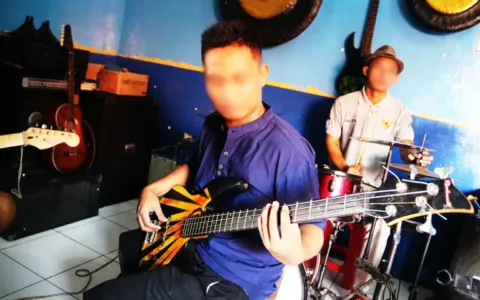 Lapas Cirebon Kembangkan Bakat WBP Dengan Latihan Band