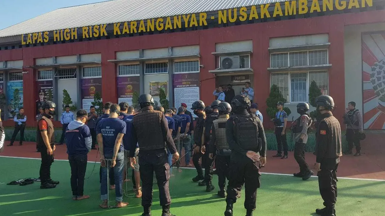 SIGAP, Kemenkumham Jabar Pindahkan 14 Napi Ke Pulau Nusakambangan