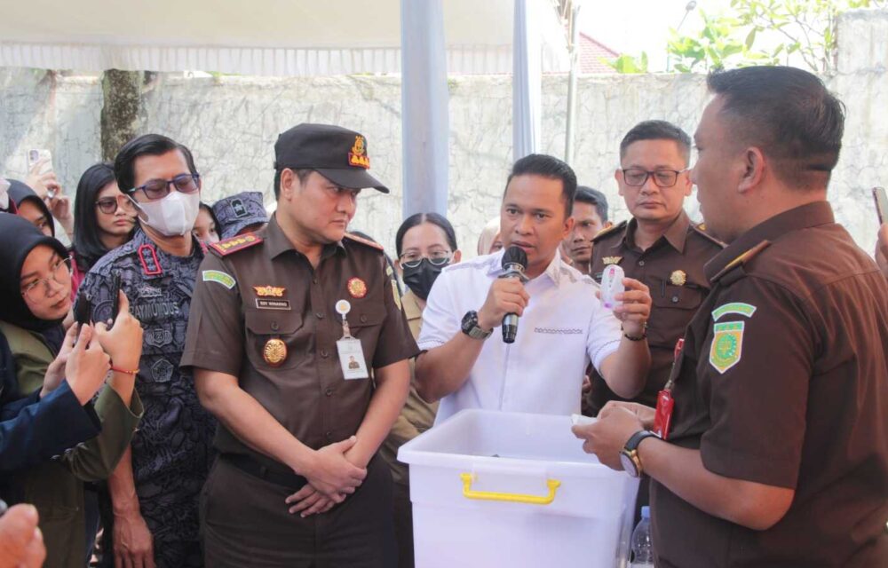 Kejari Kota Malang Hancurkan Barang Bukti Narkoba Dari 124 Perkara