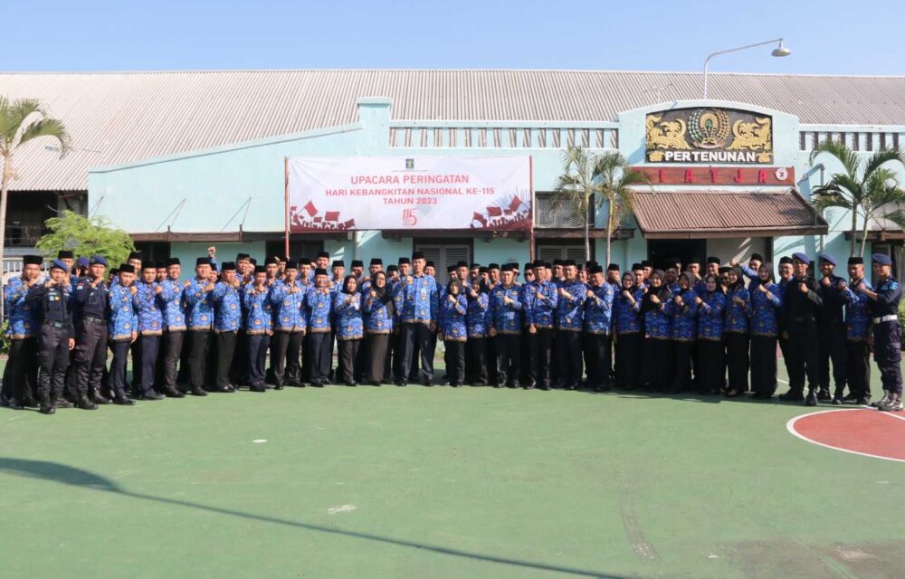 Kalapas Cirebon Pimpin Langsung Upacara Harkitnas Diikuti Seluruh Pegawai Lapas