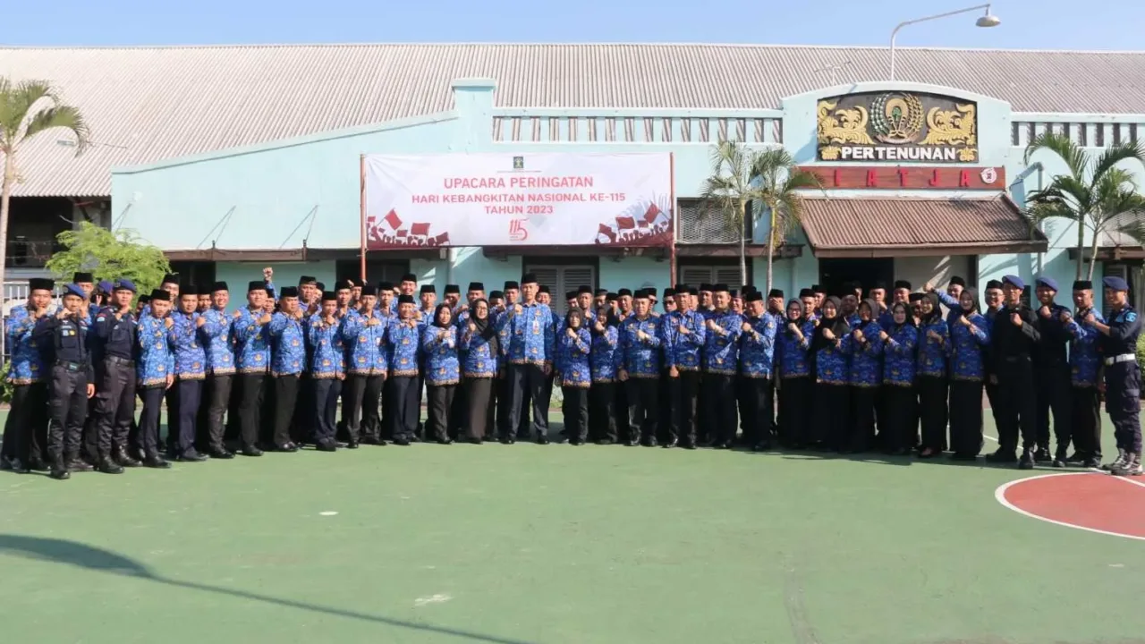 Kalapas Cirebon Pimpin Langsung Upacara HARKITNAS Diikuti Seluruh Pegawai Lapas