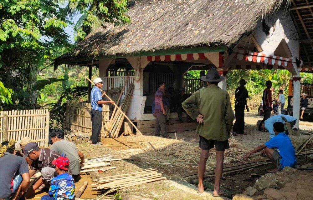 Istimewa, Masyarakat Kasepuhan Pasir Eurih Gotong Royong Sambut Seren Taun 2023