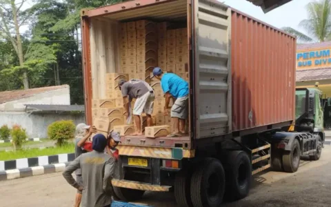 Stok Minyak Goreng di Bulog Lebak Pandeglang 30,000 Liter