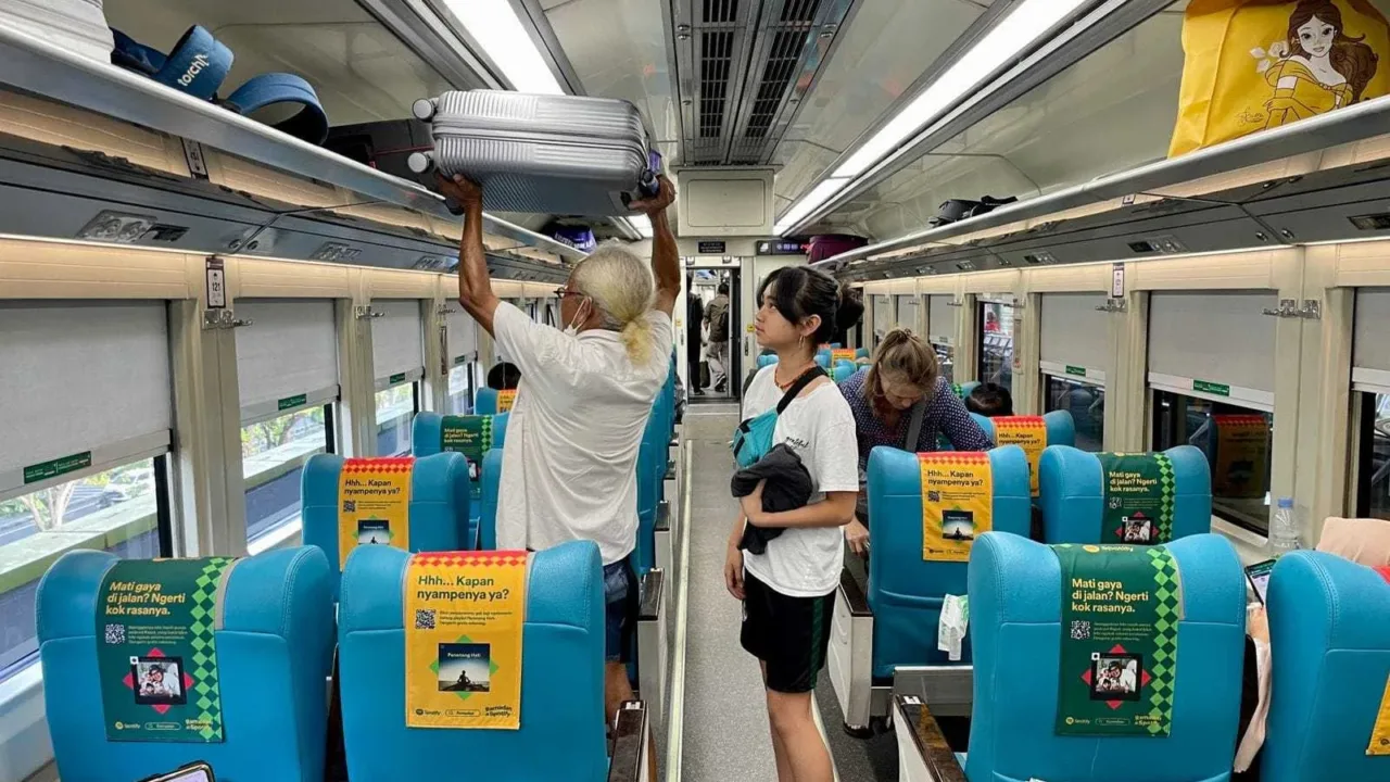 Jelang Libur Nasional Jumlah Penumpang KA Jarak Jauh Dari Gambir dan Pasar Senen Meningkat