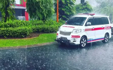 Relawan Ravindra Tebus STNK Mobil Ambulan Desa Siaga yang Ditahan RSUD Kota Bogor