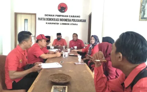 Rapat Mingguan DPC PDI Perjuangan Lombok Utara
