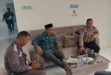 Bhabinkamtibmas Polsek Cileles Sampaikan Himbauan Kamtibmas Pada Warga