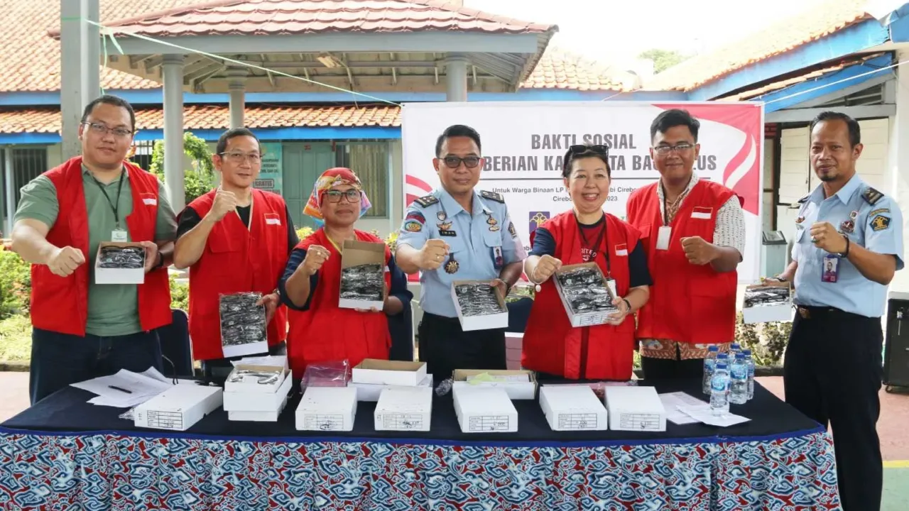 Lapas Cirebon Gelar Bakti Sosial Kacamata Baca Plus Bagi WBP