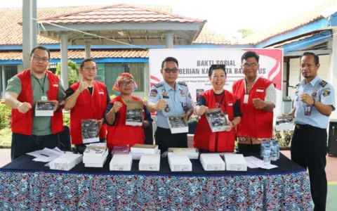 Lapas Cirebon Gelar Bakti Sosial Kacamata Baca Plus Bagi WBP