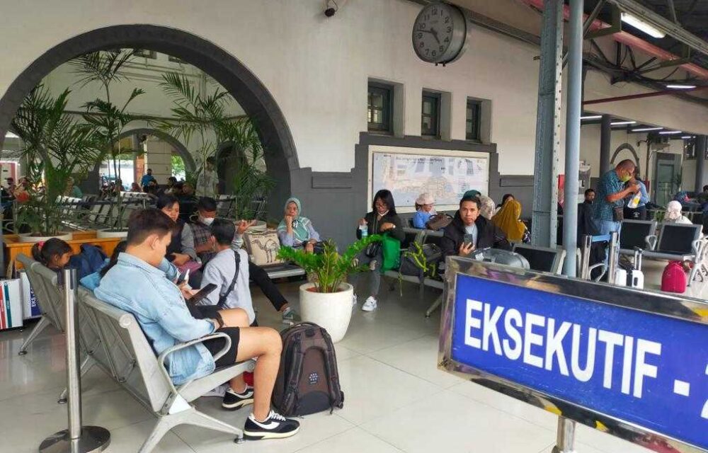 Naik Ka Dari Stasiun Gambir Dan Pasar Senen, Perhatikan Persyaratan Terbarunya