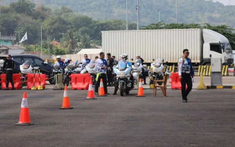 HUT Bhayangkara ke 77, Ditlantas Polda Banten Gelar Perlombaan Saftey Driving dan Saftey Riding