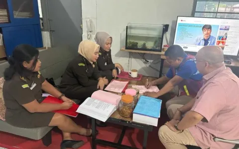 Pidsus Kejati Sulsel Serahkan TSK dan BB ke Jaksa Penuntut Imum