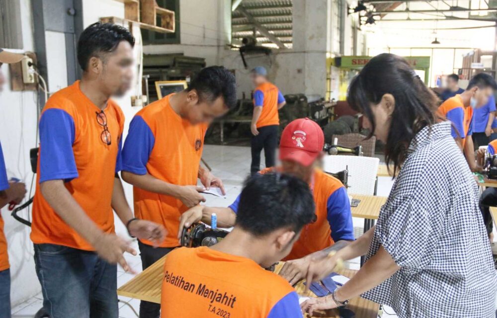 Warga Binaan Lapas Cirebon Ikuti Pelatihan Menjahit, Begini Selengkapnya