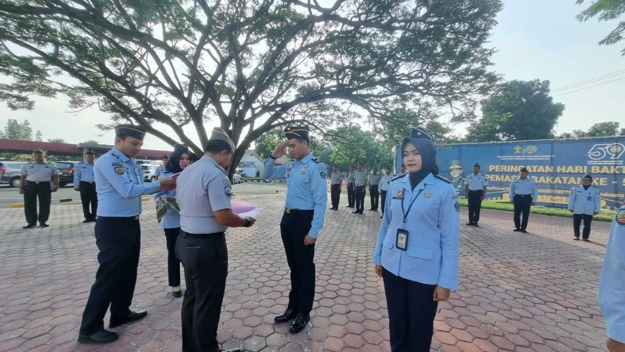 3 Pegawai Lapas Indramayu Terima Penghargaan