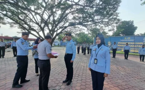 3 Pegawai Lapas Indramayu Terima Penghargaan
