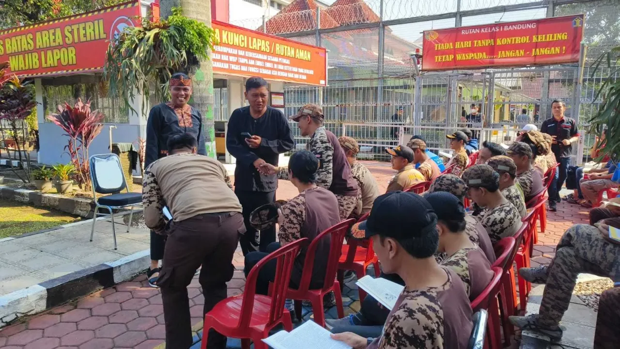 Rutan Bandung Datangkan PERPUSLING, Tingkatkan Literasi Napi