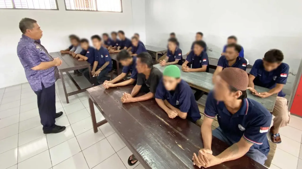 Kejar Paket C, Lapas Cirebon Ajak Warga Binaan Raih Ijazah SLTA/Sederajat