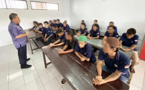 Kejar Paket C, Lapas Cirebon Ajak Warga Binaan Raih Ijazah SLTA/Sederajat