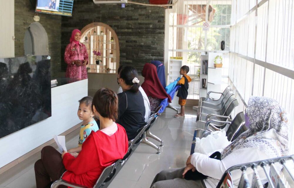 Petugas Lapas Cirebon Sosialisasikan Anti Gratifikasi Kepada Pengunjung
