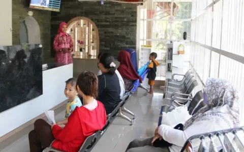 Petugas Lapas Cirebon Sosialisasikan Anti Gratifikasi Kepada Pengunjung
