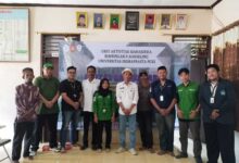 Ngerih, Mahasiswa Universitas Indraprasta Pgri Lakukan Tugas Ibu Pertiwi