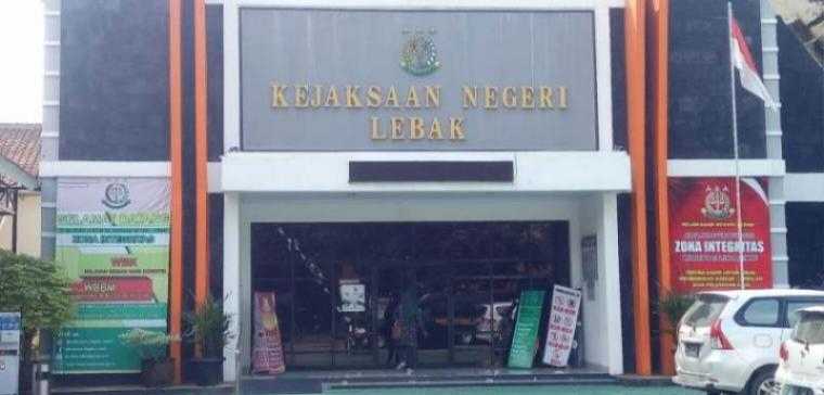 Oknum Kades