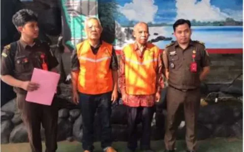 Kejari Jakarta Barat Lakukan Penyerahan Tersangka dan Barang Bukti