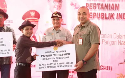 Bupati Zaki Dampingi Wamentan RI Kunjungi PUSKAGRO dan PT. TUM