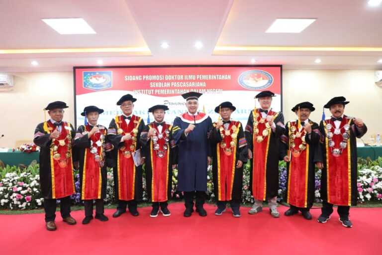 Bupati Zaki Raih Gelar Doktor Sangat Memuaskan
