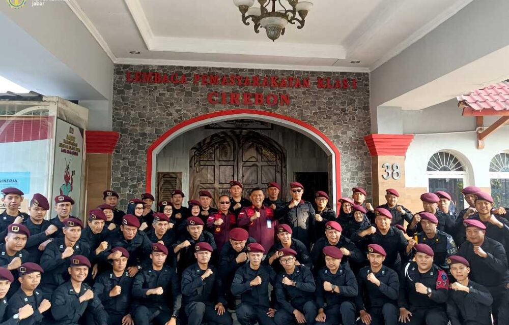 Kakanwil R. Andika Dwi Prasetya Pimpin Apel Pagi Didampingi Kadivpas Dan Kalapas Di Lapas Cirebon