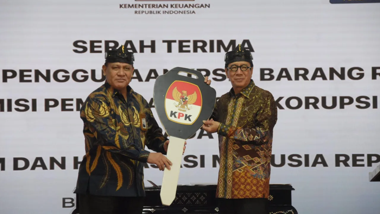 Menkumham RI Yassona Laoly Terima Aset BMN dari KPK, Cek Selengkapnya