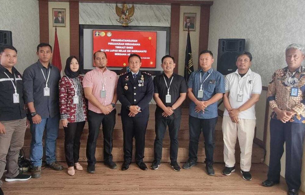 Kalapas Indramayu Teken Perjanjian Asosiasi Praktisi K3L Indramayu