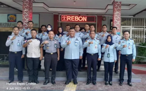 Kakanwilkumham Laksanakan Kunjungan Kerja dan Monitoring di Bapas Cirebon