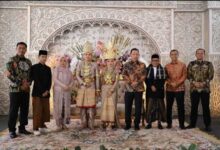 Kapolda Banten Dampingi Kapolri Hadir Di Pernikahan Putri Ulama Kharismatik