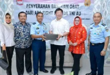 Camel Petir dan Akademi Beladiri Sejati FIGHT Memberikan Bantuan Obat-Obatan