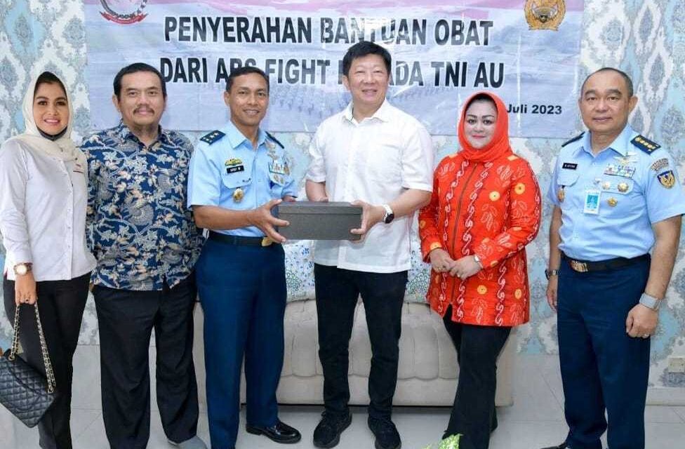 Camel Petir Dan Akademi Beladiri Sejati Fight Memberikan Bantuan Obat-Obatan