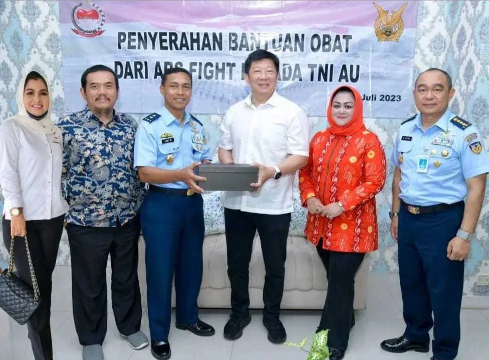 Camel Petir dan Akademi Beladiri Sejati FIGHT Memberikan Bantuan Obat-Obatan