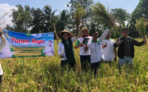 Teh Camel Hadiri Panen Raya Bersama HKTI Cianjur