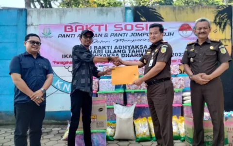 Kejari Kota Malang Lakukan Bakti Sosial