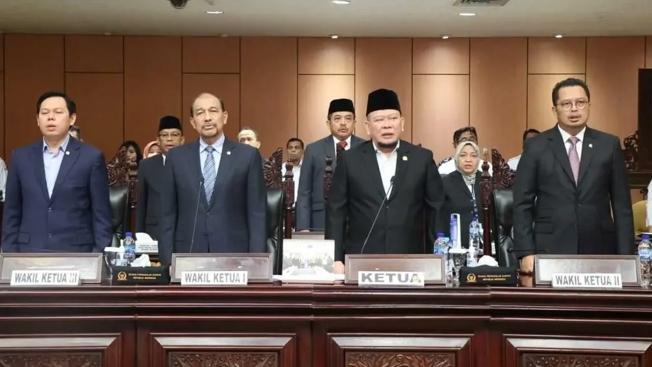 Dihadiri Raja-Raja Nusantara, Sidang Paripurna DPD RI Sepakati Penguatan Sistem Bernegara 