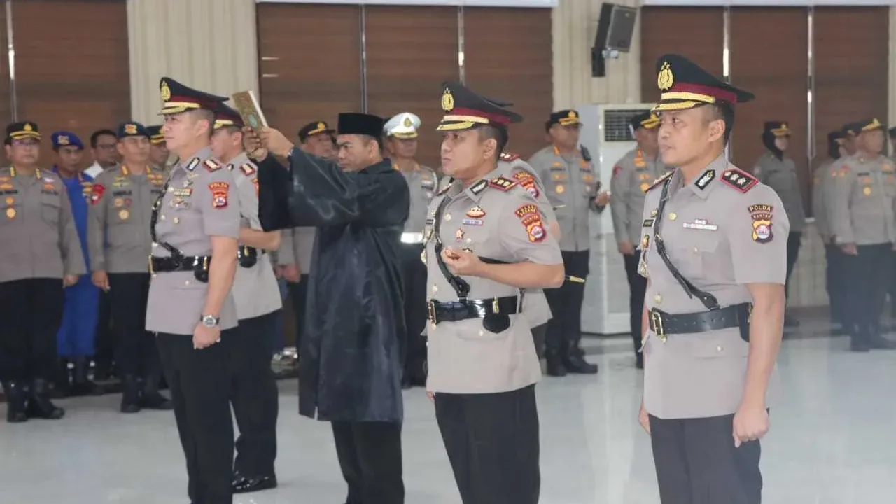 Upacara Sertijab Kapolres Lebak dan Kapolres Serang dipimpin Langsung Kapolda Banten