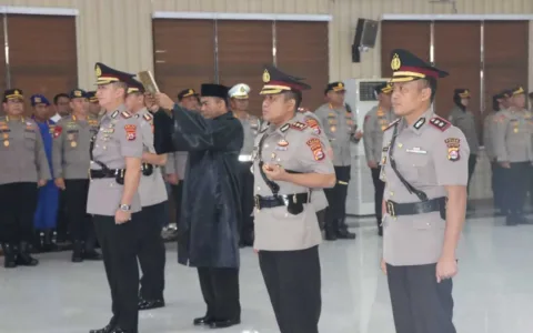 Upacara Sertijab Kapolres Lebak dan Kapolres Serang dipimpin Langsung Kapolda Banten