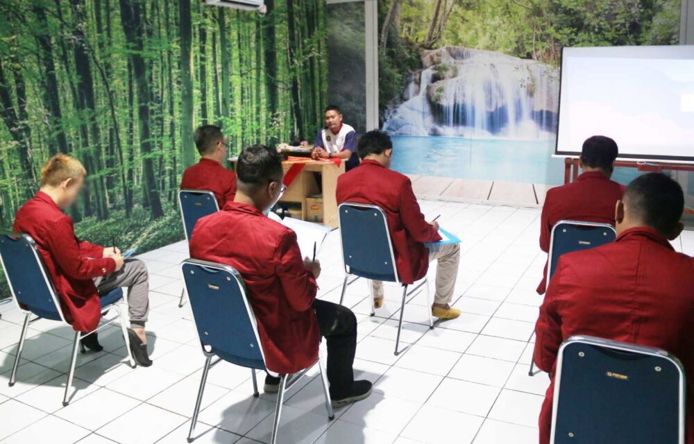 Sebanyak 6 Warga Binaan Lapas Cirebon Ikuti Uas Perkuliahan