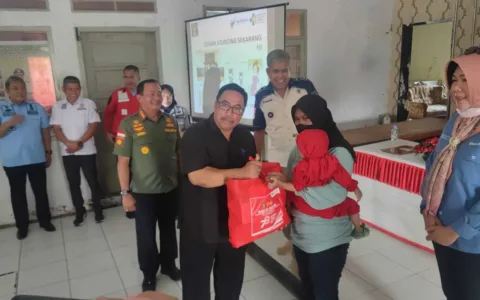 Kabapas Subang Laksanakan Bakti Sosial Pengentasan Stunting Bersama Ka UPT Cipurwabesuka