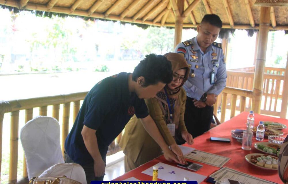 Rutan Bandung Laksanakan Cap 3 Jari Paket C Bagi Warga Binaan