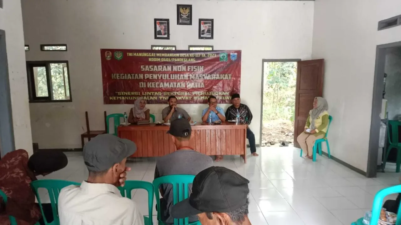 TMMD 117 Kodim Pandeglang Bekerjasama dengan Polres dan Kajari Lakukan Penyuluhan Hukum pada Warga